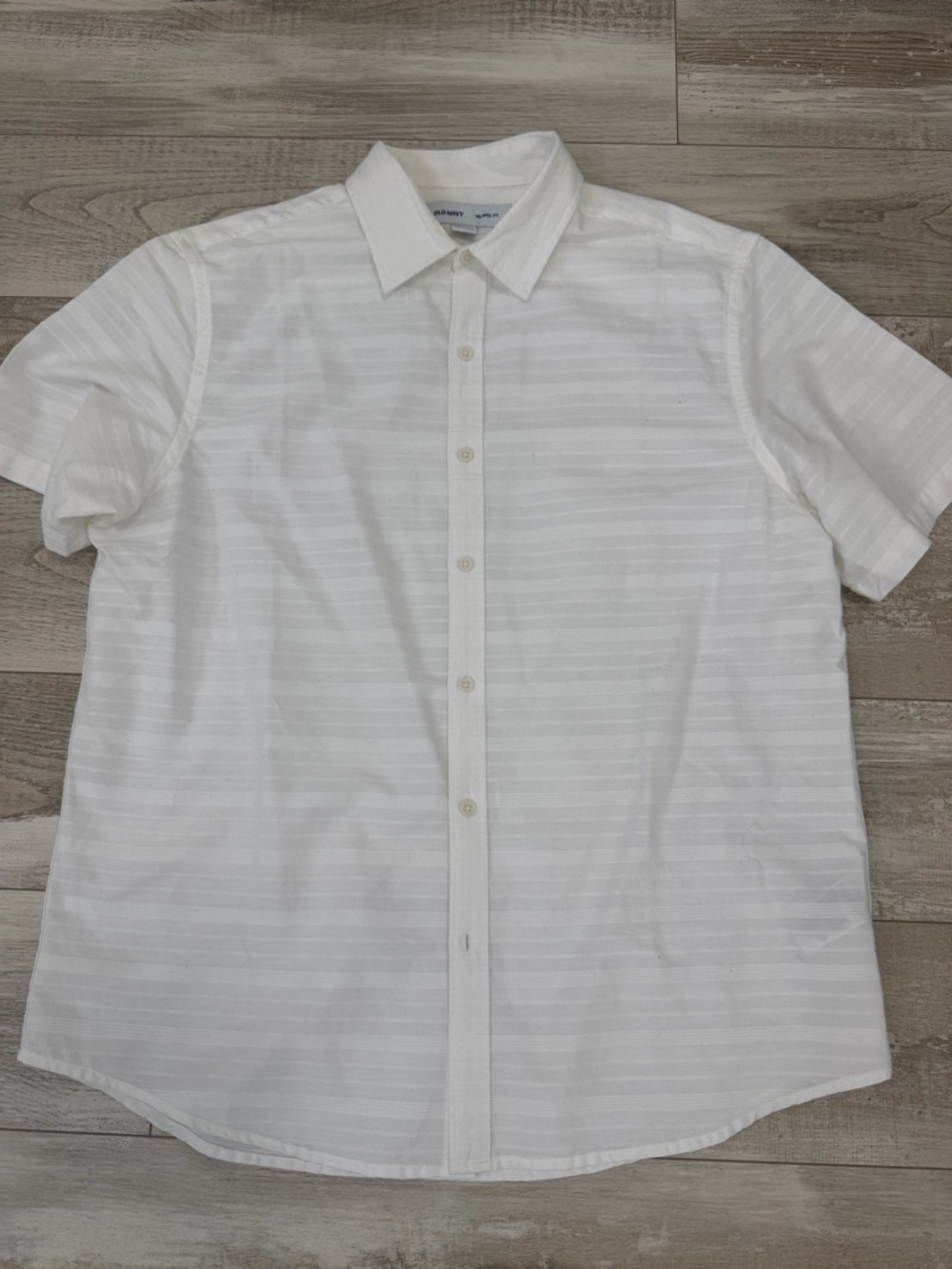 Old Navy Men's White Short-Sleeve Button-down Shirt size L